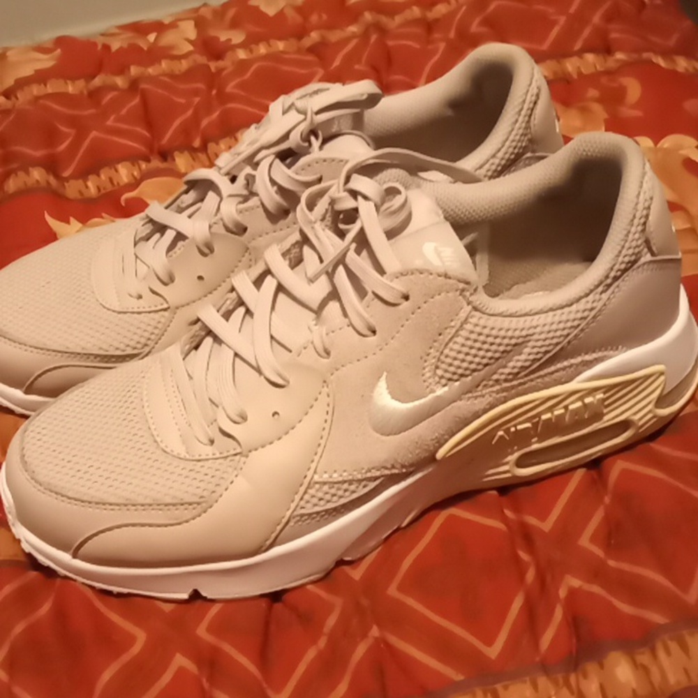 Nike Air max women's size 9 light lavender